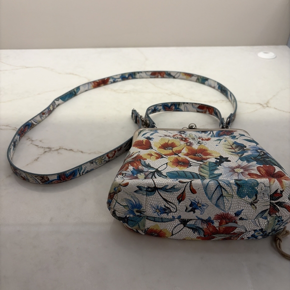 HOBO Floral Bag with Silver Accents. PRICED TO SELL - Picture 12 of 16